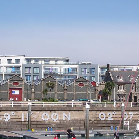 Liberty Wharf Apartments 圣赫利尔泽西 外观 照片