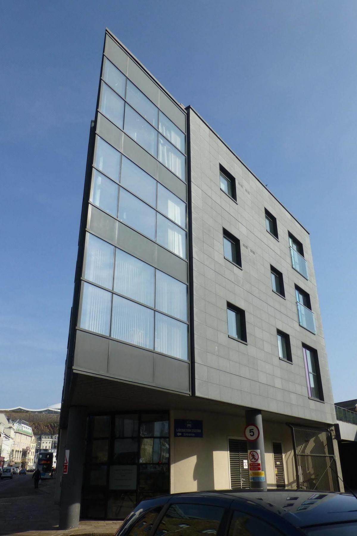Liberty Wharf Apartments 圣赫利尔泽西 外观 照片