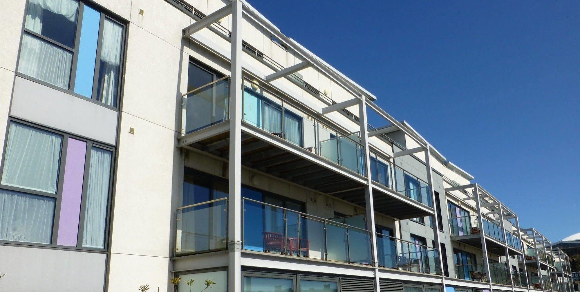 Liberty Wharf Apartments 圣赫利尔泽西 外观 照片