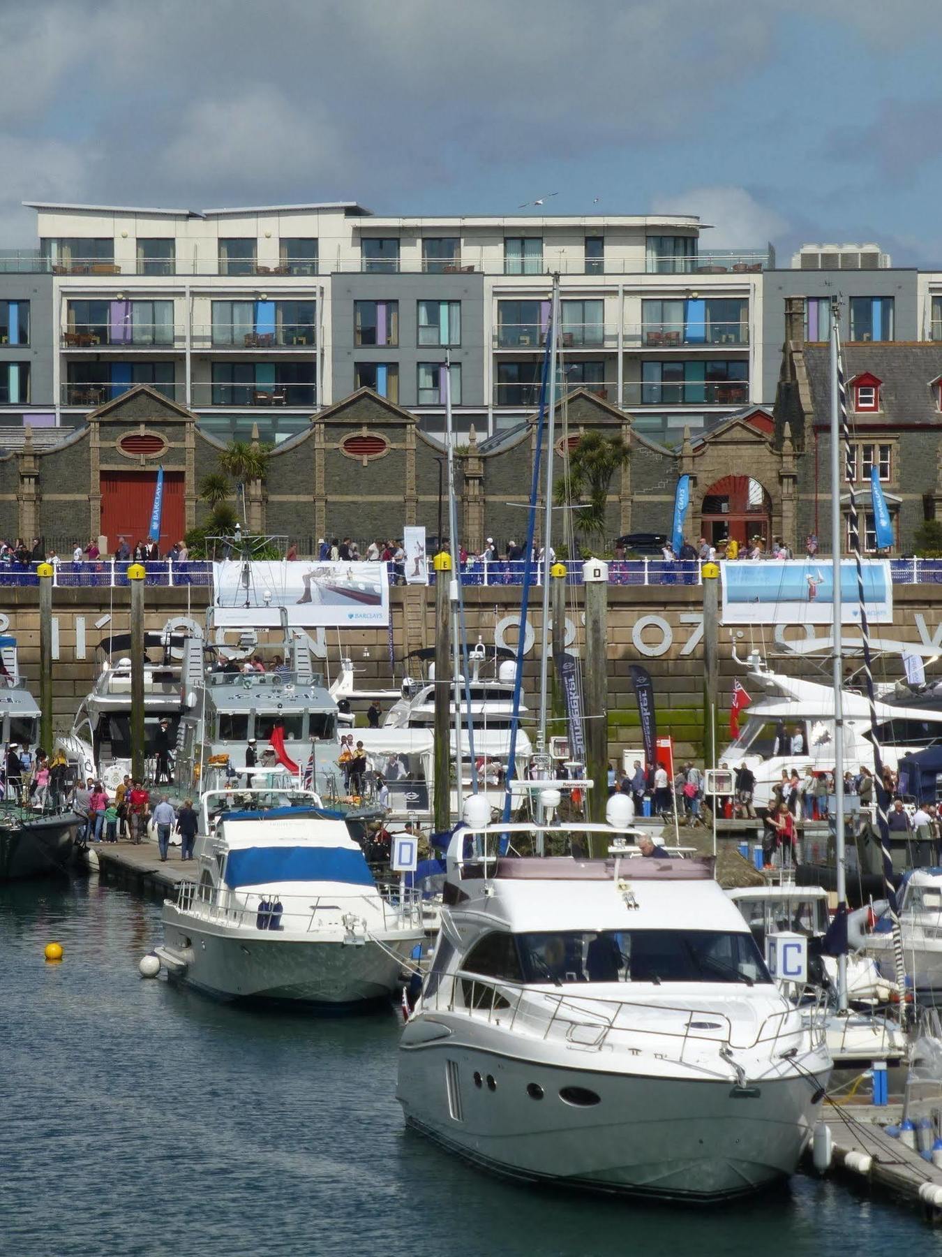 Liberty Wharf Apartments 圣赫利尔泽西 外观 照片